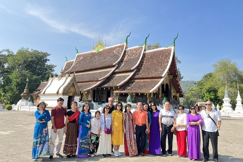 Đoàn ĐH Pháp Lý Hà Nội - Tour Lào