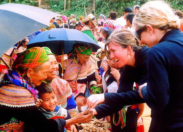 TOUR SAPA - MOANA - FANSIPAN - BẢN CÁT CÁT - CHỢ CÁN CẤU (3N2Đ)