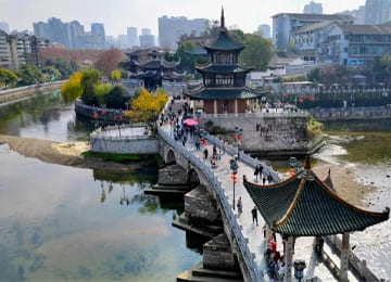 TOUR TRUNG QUỐC: QUÝ DƯƠNG – THANH NHAM CỔ TRẤN - THIÊN HỘ MIÊU TRẠI – TRẤN VIỄN (4N3Đ)