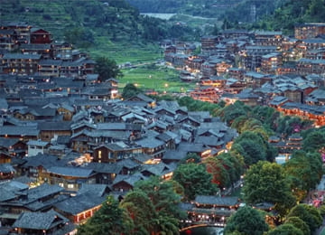 TOUR TRUNG QUỐC: QUÝ DƯƠNG – THANH NHAM CỔ TRẤN - THIÊN HỘ MIÊU TRẠI – TRẤN VIỄN (4N3Đ)