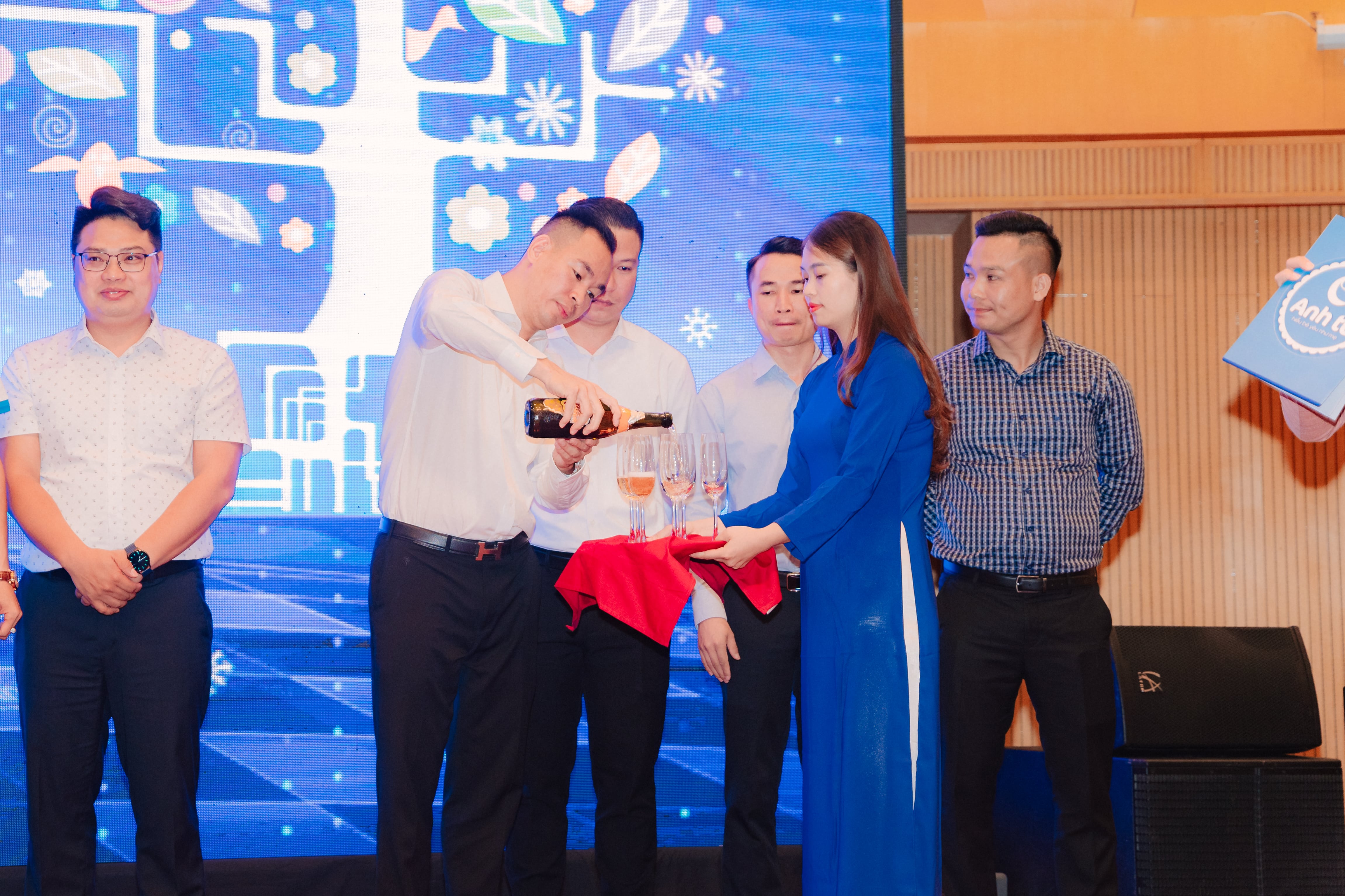 TOUR DU LỊCH HÈ DOANH NGHIỆP: HẠ LONG - SỬNG SỐT - TITOP - YÊN TỬ 3N2Đ