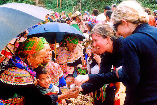 TOUR SAPA - MOANA - FANSIPAN - CHỢ CÁN CẤU (3N2Đ)