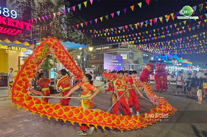 Phố đi bộ ở Bãi Cháy