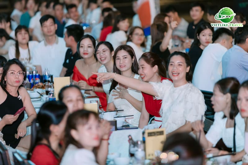 Vietlike Travel - Thiết kế tour và tổ chức sự kiện chuyên nghiệp cho Sunhouse