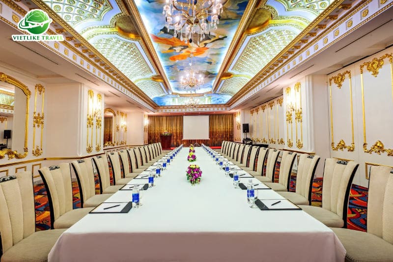 Khách sạn Grand Plaza