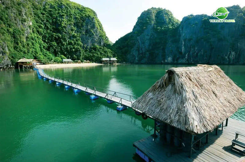 Làng cổ Việt Hải tại Cát Bà