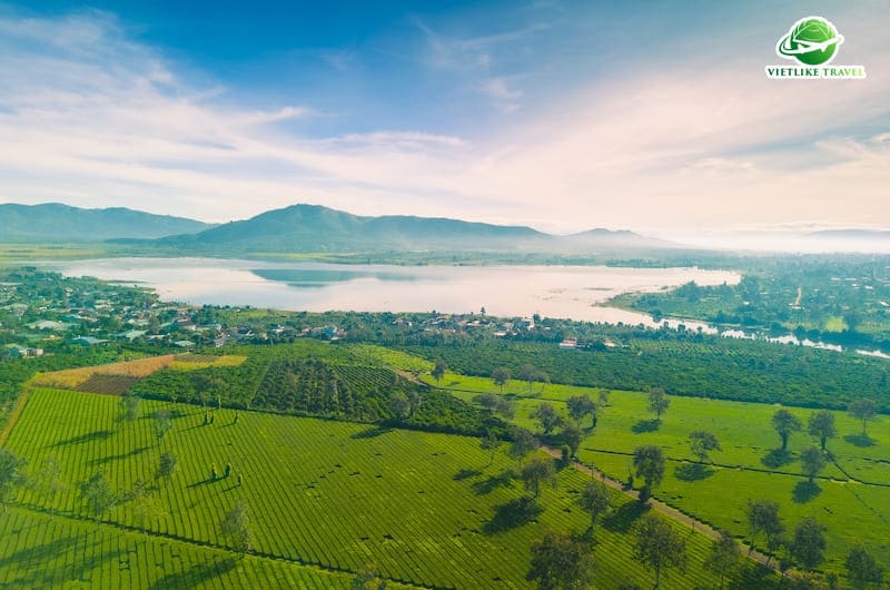 Biển Hồ Chè đầy thơ mộng ở Tây Nguyên