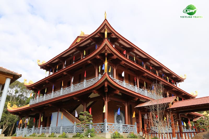 Một góc chụp chùa Khánh Lâm