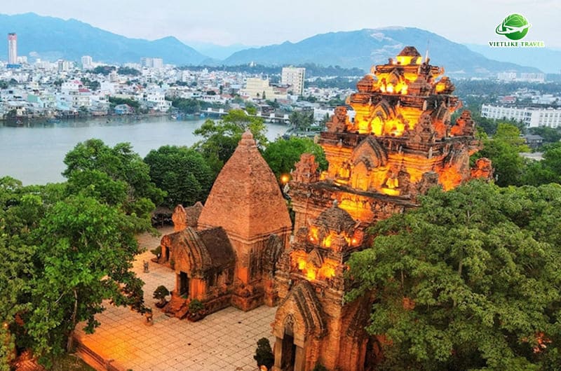 Tháp Bà Ponagar - Điểm du lịch Nha Trang nổi tiếng