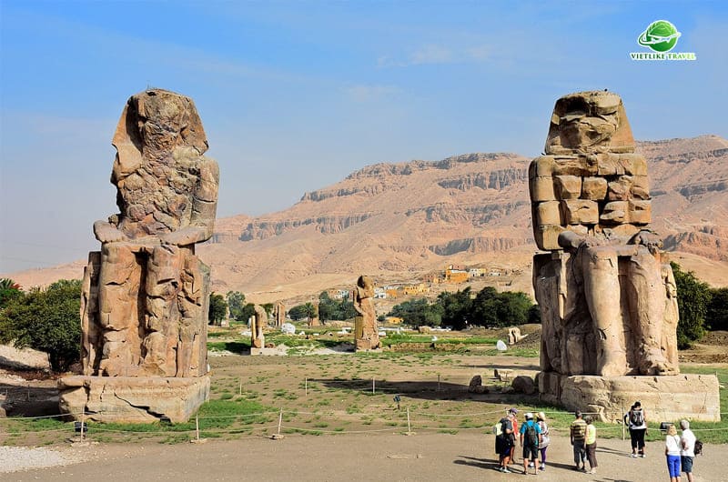 Những bức tượng đá khổng lồ của Memnon