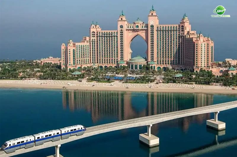 Trải nghiệm tàu không người lái Monorail tham quan Palm