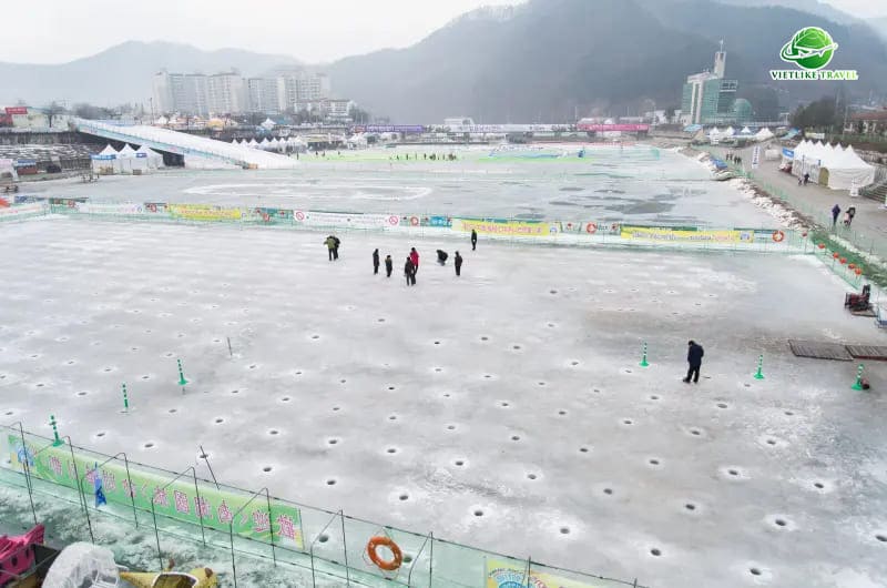 Trải nghiệm câu cá trên sông băng Sancheoneo Hwacheon