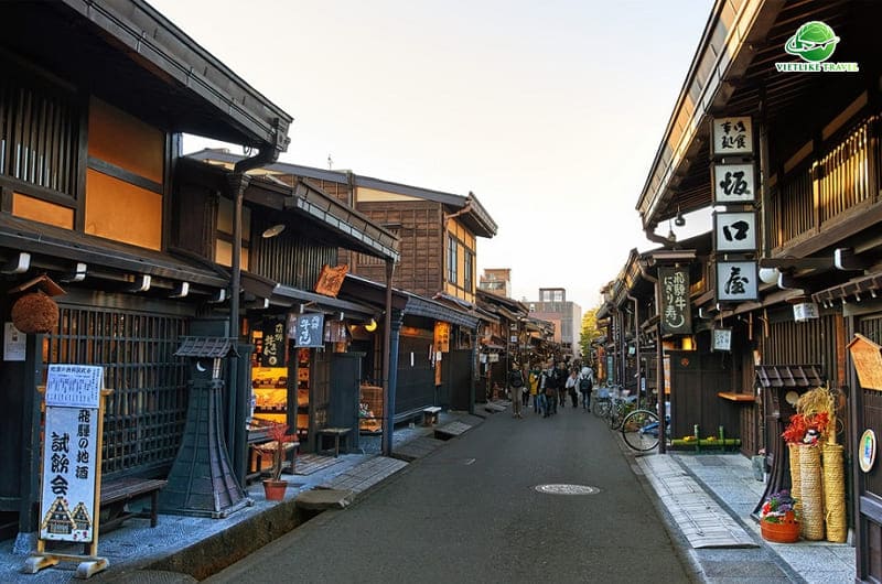 Thị trấn cổ Takayama yên bình và mộc mạc