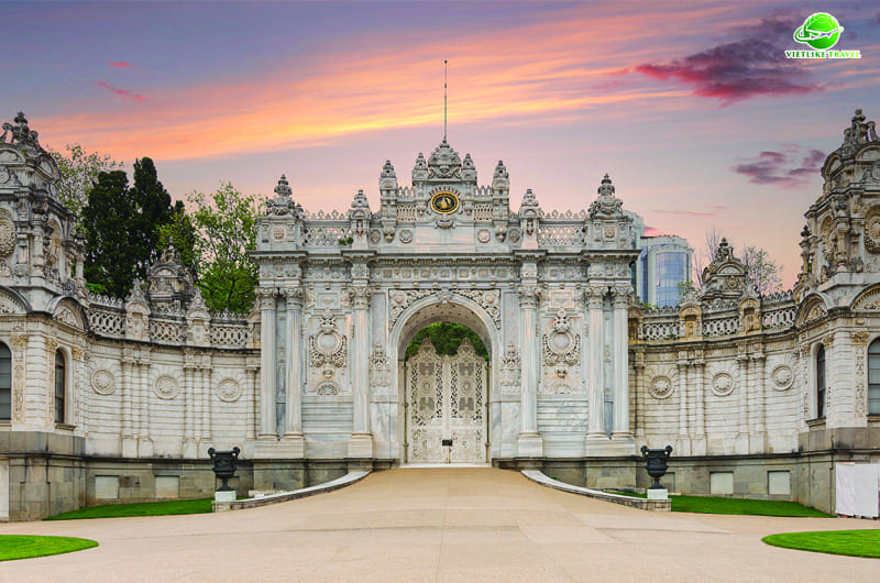 Cung điện Dolmabahce - Cung điện lớn thứ 2 ở Istanbul