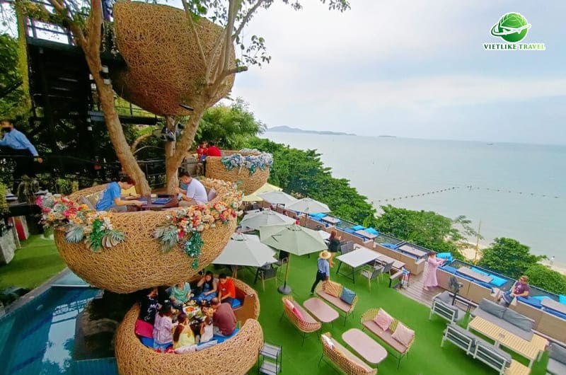 Quán cafe Hot 3 Mermaid độc đáo với view biển tuyệt đẹp