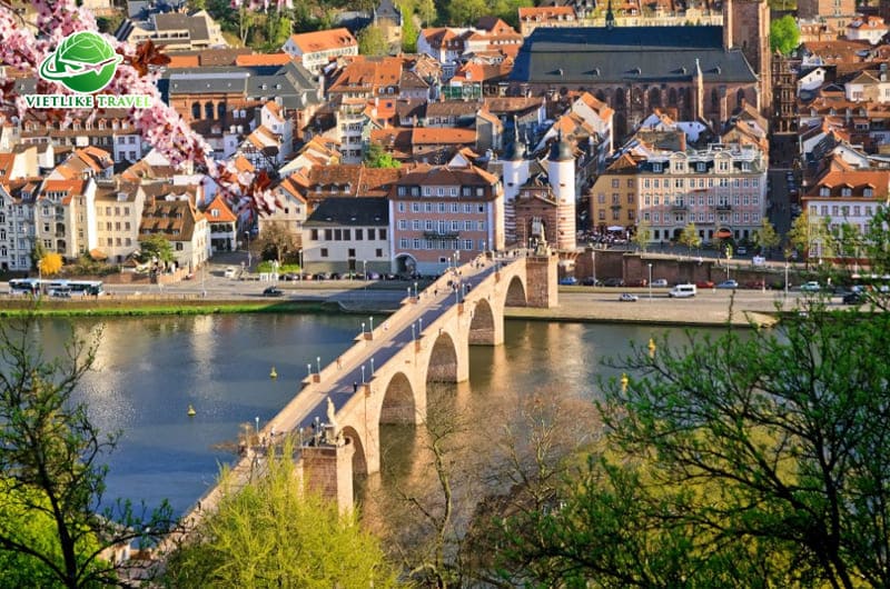 Du lịch Tây Âu cùng Vietlike Travel