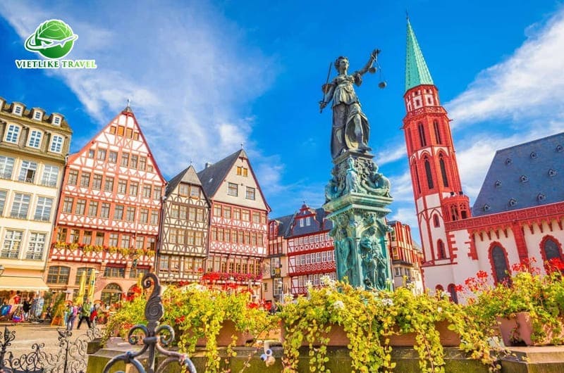 Du lịch châu Âu và tham quan quảng trường Römerberg