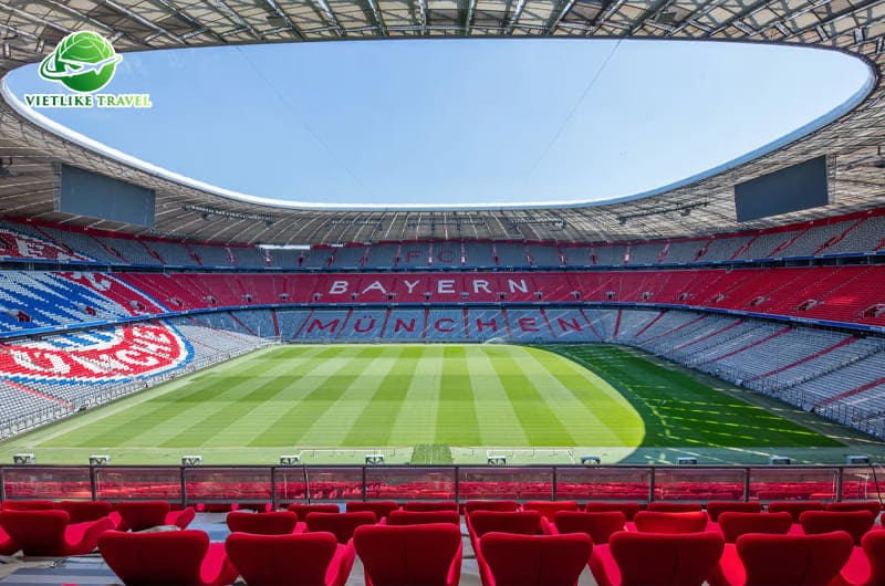 Sân vận động Allianz Arena trong tour Tây Âu của Vietlike Travel