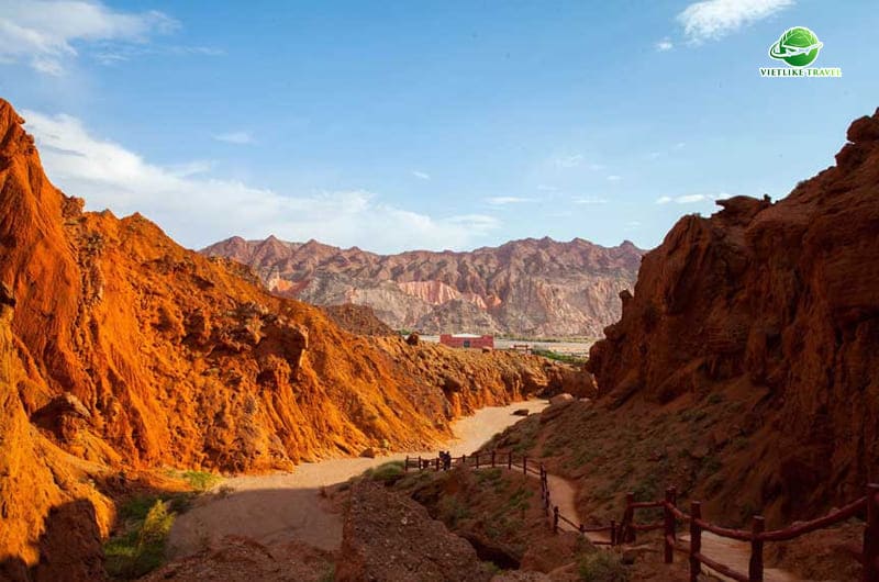 Kuqa Tianshan Grand Canyon