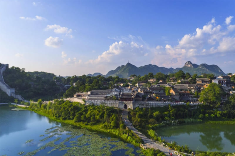 TOUR TRUNG QUỐC: QUÝ DƯƠNG – THANH NHAM CỔ TRẤN - THIÊN HỘ MIÊU TRẠI – TRẤN VIỄN (4N3Đ)