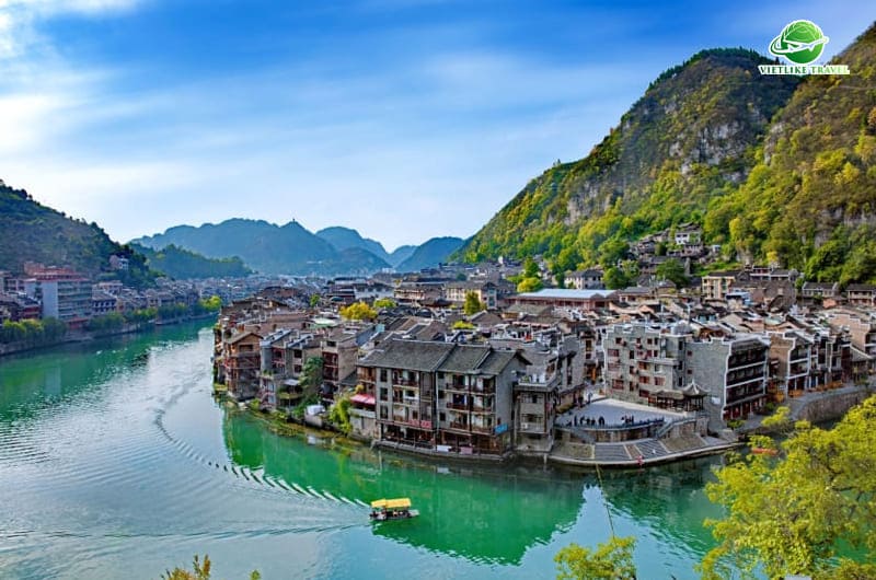 TOUR TRUNG QUỐC: QUÝ DƯƠNG – THANH NHAM CỔ TRẤN - THIÊN HỘ MIÊU TRẠI – TRẤN VIỄN (4N3Đ)