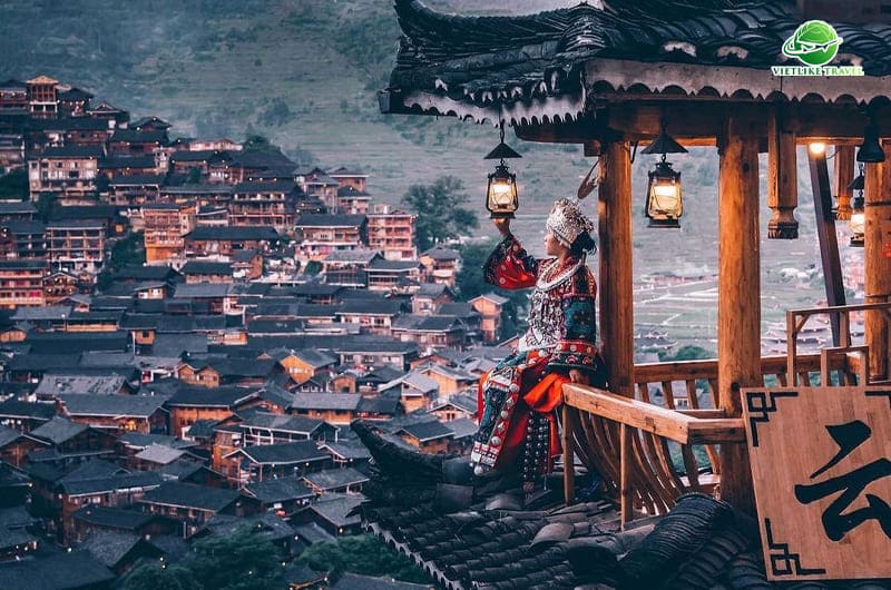 Tour Trung Quốc: QUÝ DƯƠNG – THANH NHAM CỔ TRẤN – TIỂU THẤT KHỔNG – TRẤN VIỄN CỔ THÀNH – THIÊN HỘ MIÊU TRẠI (5N4Đ)